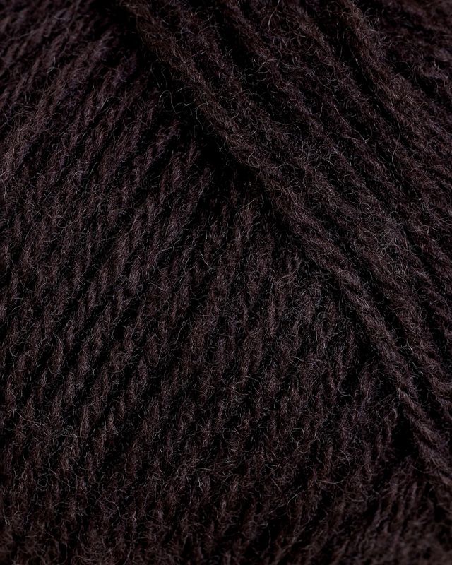 06 Mørk Sjokolade - Rauma Garn, Lun Merino